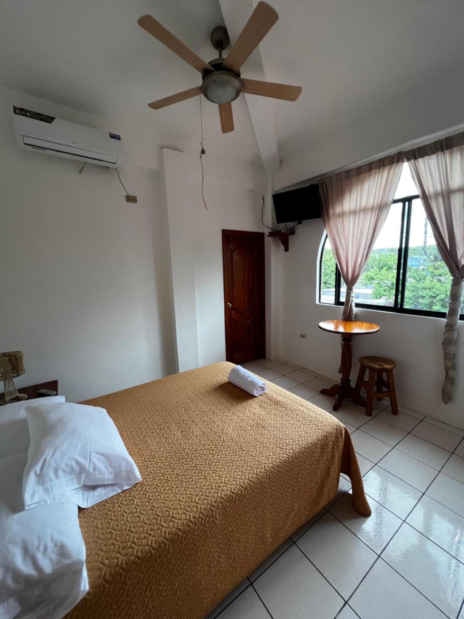 Casa De Nelly Hotel Пуерто Бакерисо Морено Екстериор снимка